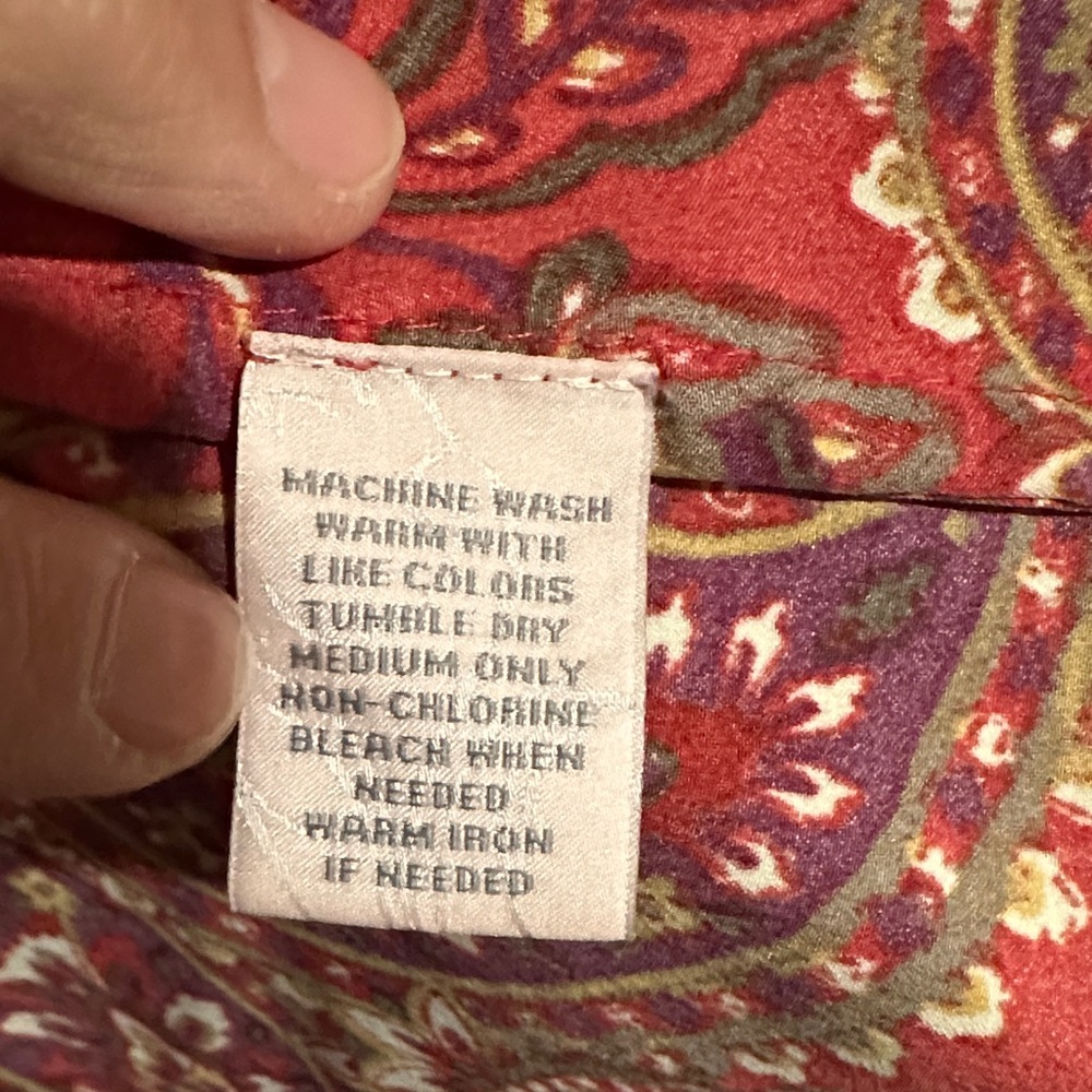 Cabernet Red Paisley Robe - Picture 4 of 7